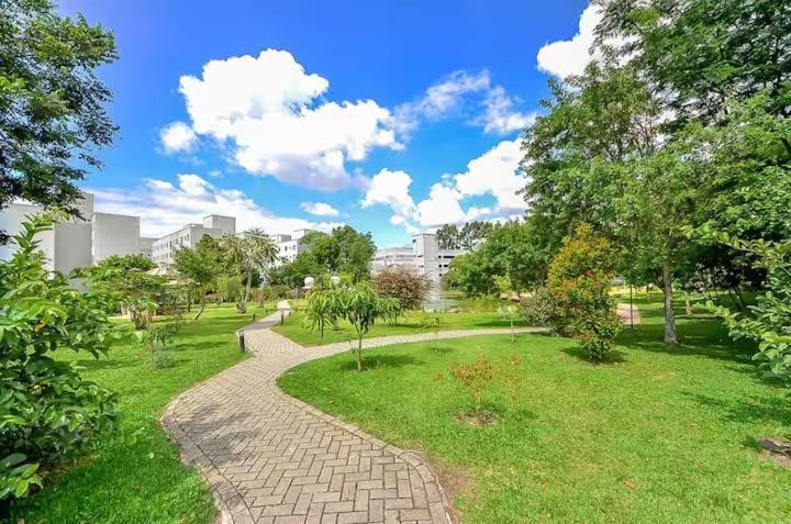 Apto Em Condominio Clube Frente Pro Bosque E Lago No Terminal Do Pinherinho Proximo Ao Centro - Garagem Para 2 Veiculos Curitiba Exterior foto